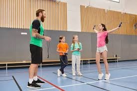 百家乐“隔局投注法”：解析通过观察而非每局参与，来回避“断路”风险的心理优势。（百家乐跳局策略：以观察替代每局下注，减少“断路”风险的心理优势剖析）